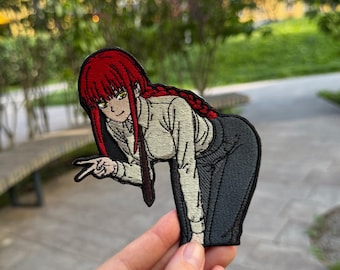 Broderad Anime-flicka-lapp | Sy-på eller kardborreband | Rött hår med gula ögon