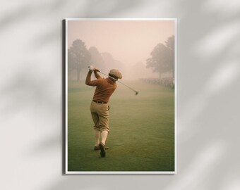Affiche de golf vintage – Swing de golf classique dans le brouillard, tableau mural de sport rétro de style vintage pour les amateurs de golf et les collectionneurs
