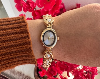 Elegant Gold Toned Bracelet Watch, Oval Dial