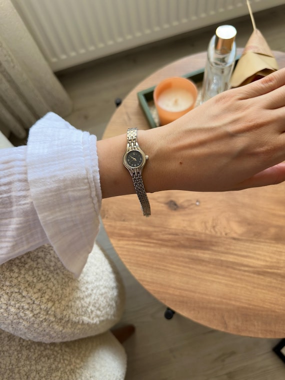 Minimalist Modern Silver Women's Watch-Navy Small Dial,Metal Strap