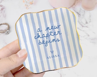 Spersonalizowana tacka na biżuterię z okazji ukończenia studiów 2026, spersonalizowany prezent dla niej na studia, prezent z okazji ukończenia studiów magisterskich, pamiątka z roku 2026