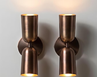 Aplique de pared moderno de latón, lámpara de pared de doble luz, luz de pared con iluminación hacia arriba y hacia abajo, luminaria de pared de latón de lujo, luz para tocador de dormitorio y baño.
