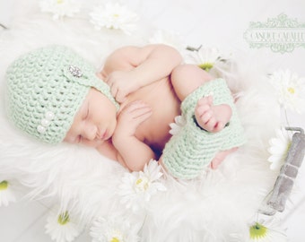 Newborn Chin strap HatSet PDF Pattern - Crochet Sweet Pea set