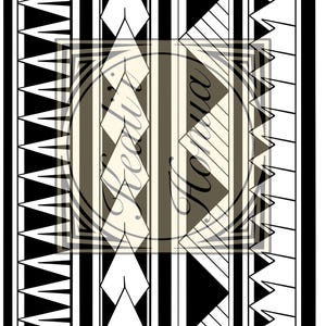 Può includere: Motivo geometrico in bianco e nero con un design circolare centrale. Il design include strisce verticali, triangoli e forme a diamante. Il testo "Heali Hona" è visibile all'interno del cerchio.