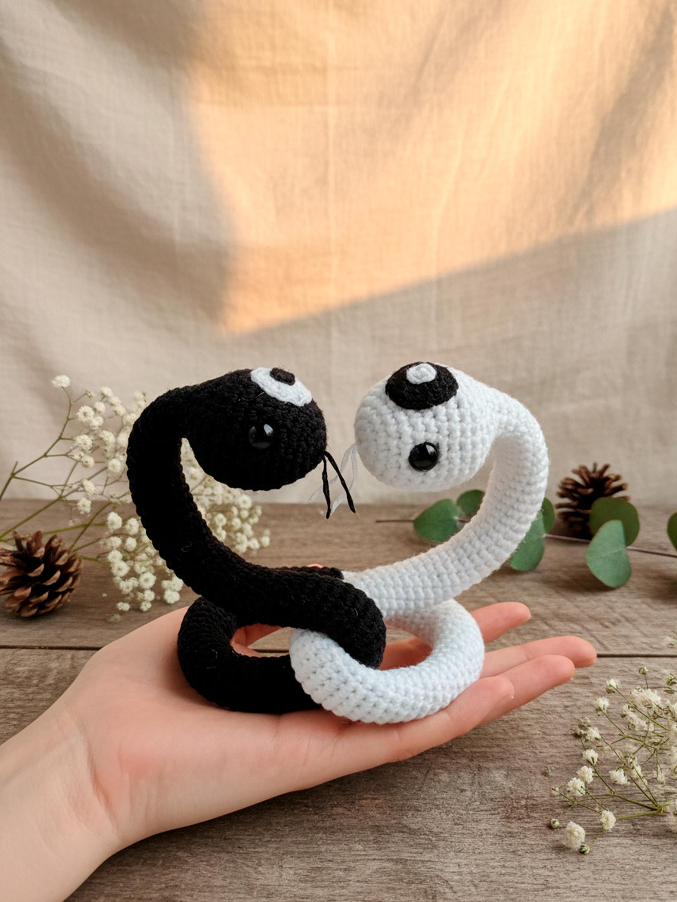 36 Snake Crochet Patterns to Stitch: Amigurumi, Plush, No-Sew, and Giftable Designs 2 Crochet Snake Amigurumi