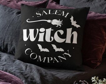 Salem Witch Company Halloweenkudde | Svartvit gotisk prydnadskudde 18×18 20×20 | Häxig höstinredning | Dark Cottagecore