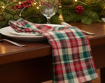 Red Green & Cream Tartan Cloth Napkins | Christmas Plaid Table Linen | Holiday Farmhouse Dining Decor | Winter Home Style 10×10" or 22×22"