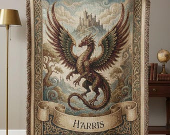 Gepersonaliseerde middeleeuwse geweven deken met draak | Aangepast tapijt met achternaam | Kasteelscène | Fantasie mythisch wezen katoen erfgoed decor