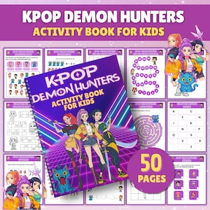 Può includere: Un libro di attività rilegato a spirale intitolato "KPOP DEMON HUNTERS ACTIVITY BOOK FOR KIDS". La copertina presenta illustrazioni di personaggi in stile anime. Il libro è viola con accenti al neon e include 50 pagine di attività, tra cui labirinti, conteggio e puzzle.