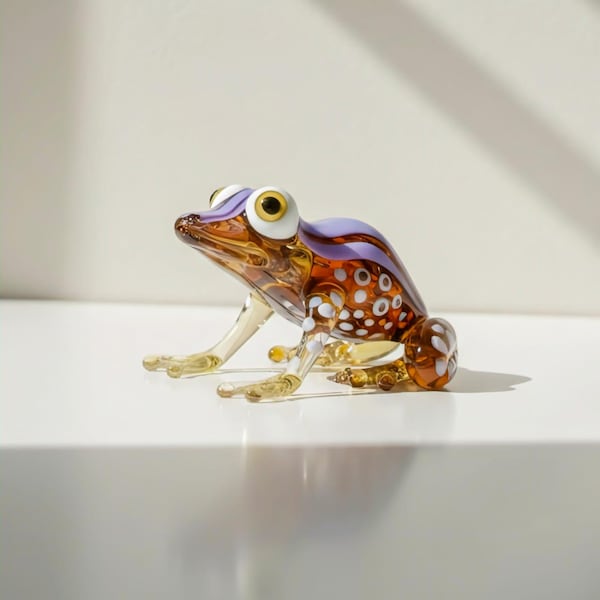 Figura de rana de cristal dorado de Murano hecha a mano: escultura animal en miniatura soplada a mano.