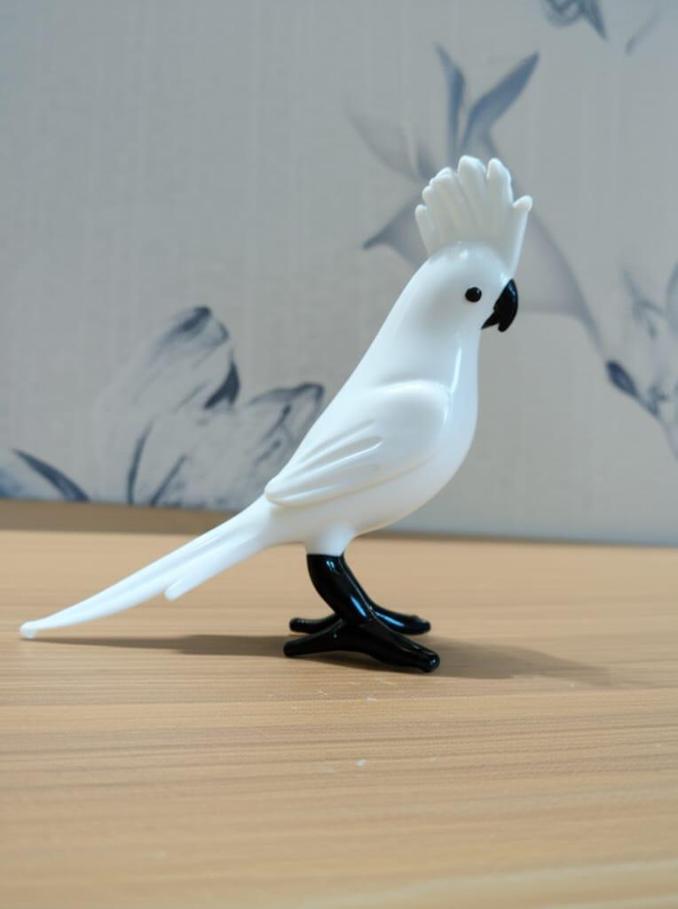 ガラスの置物　オウム　鳥 ガラス工芸品 白いオウムの置物 – 吹きガラスの鳥の彫刻 - Etsy 日本