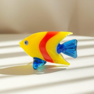ガラスの魚、手吹きの魚の置物、魚の飾り、アートガラスの魚、ガラスの