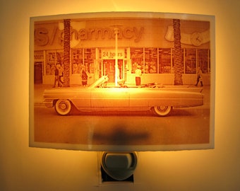 Miami beach nightlight - Antique car on lincoln road