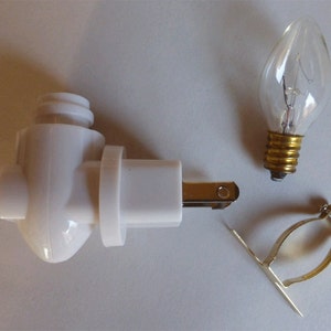 Swivel nightlight base 7 watt bulb brass clip image 2