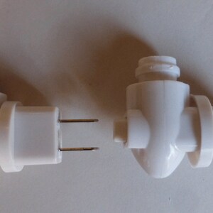 Swivel nightlight base 7 watt bulb brass clip image 3
