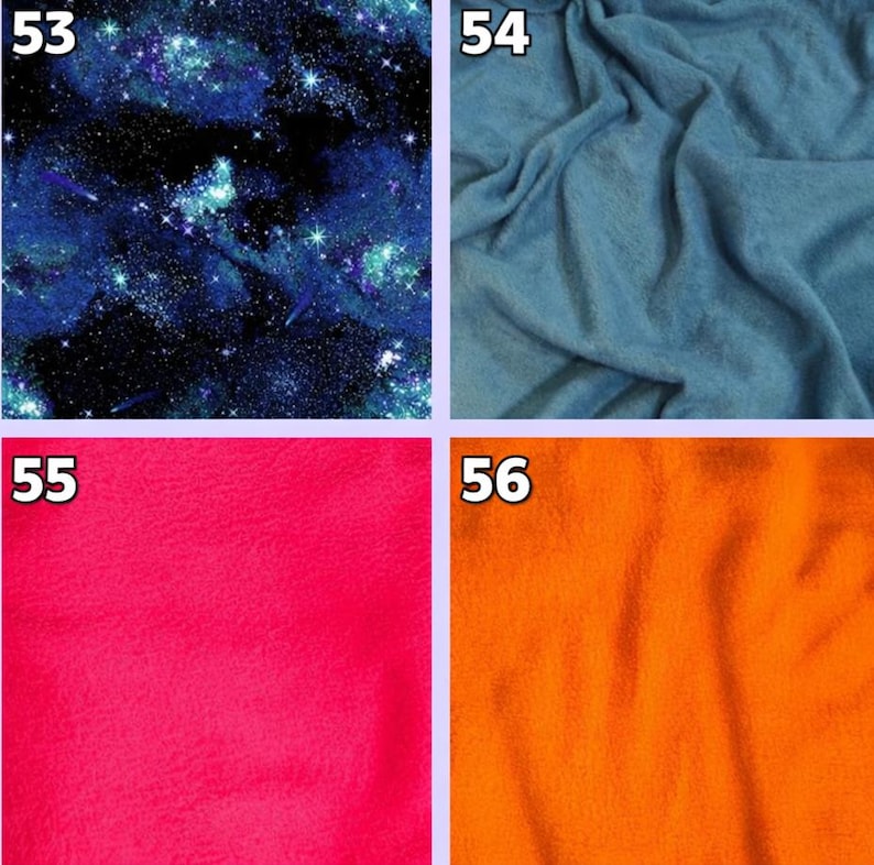 Puede incluir: Una cuadr&iacute;cula de cuatro muestras de tela numeradas del 53 al 56. La muestra 53 presenta un estampado de galaxia en azul oscuro y negro con estrellas blancas. La muestra 54 es una tela azul polvoriento s&oacute;lida. La 55 es rosa brillante y la 56 naranja.