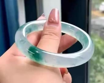 Pietra Gemma Di Jadee (giada Verde) Sminuzzata Immagine Stock