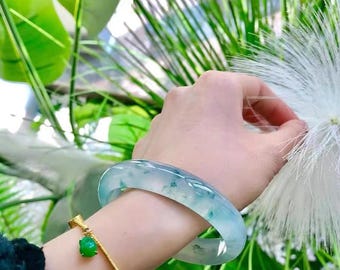 IJsgroene jadeietarmband, natuurlijke helende kristallen edelsteen, lichtgroene Birmaanse jadeietarmbanden, elegante doorschijnende groene jadestenen armband