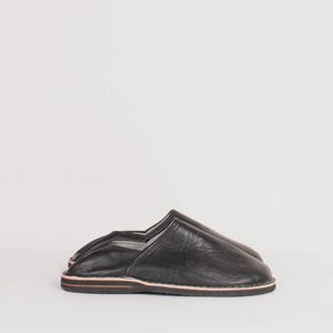 Handmade Moroccan Leather Babouche Slippers | Berber Shoes | Gift for Women & Men, Black
