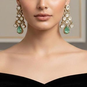 Pendientes Monalisa Polki de piedra verde menta, chapados en oro, joyería india hecha a mano.
