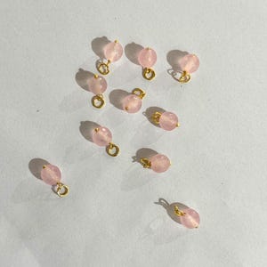 8 mm Rosa Jade Facettierte Perlen Vergoldeter Draht Gewickelt Charms mit Biegering