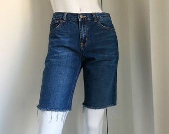 Jeans Shorts Bermuda Shorts 28 Waist Dark Denim Bermudas Frayed Cuff Mid Rise Boyfriend Shorts Festival Long Shorts Vintage Cut Offs