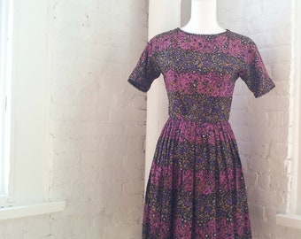 1950s Black Floral Fit and Flare Day Dress 50s Vintage Cotton Pink Purple Full Pleated Skirt Small Medium Fall Autumn Garden Party Dress