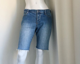 Jean Shorts Bermuda Shorts Long Shorts Bermudas Small Shorts 32 Waist Shorts Cotton Mid Rise 1990s Stretch Denim Blue Jeans Shorts Cut Offs