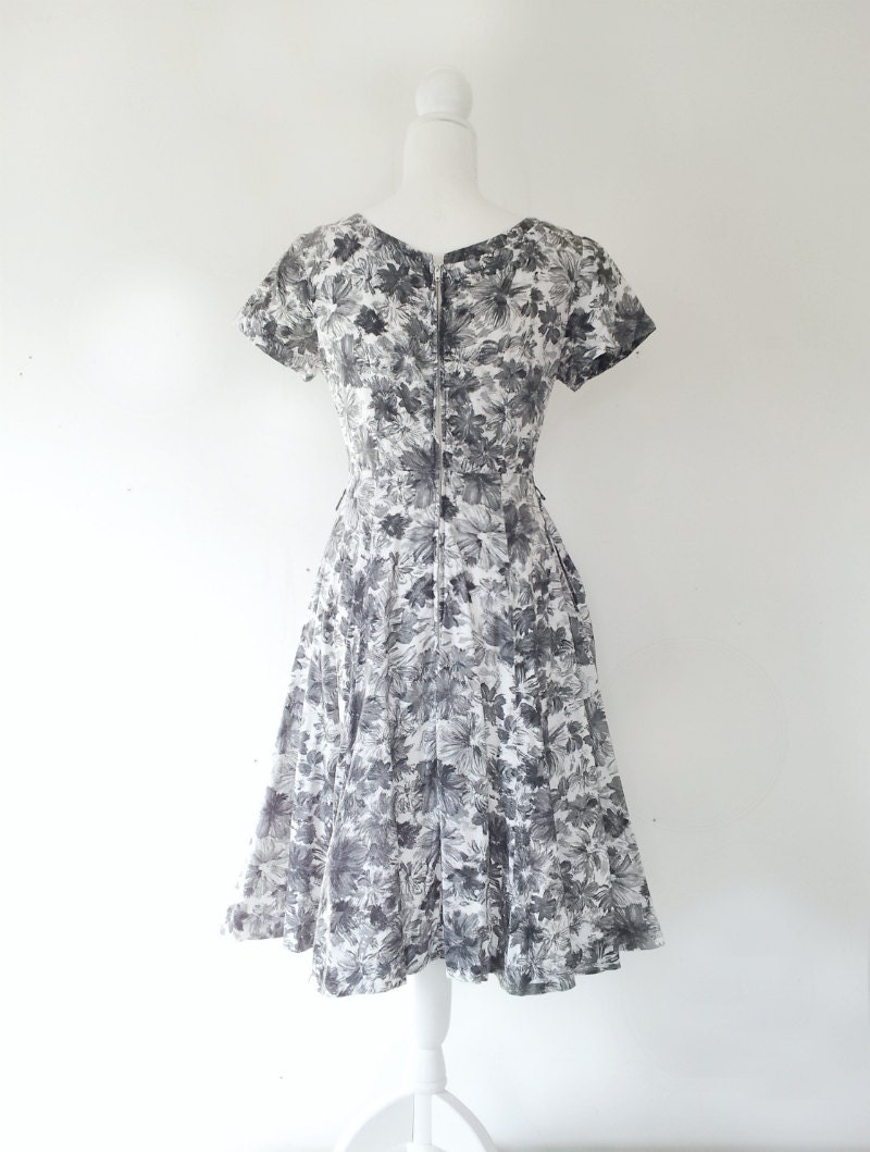1950s Black and White Floral Fit and Flare Day Dress 50s - Etsy