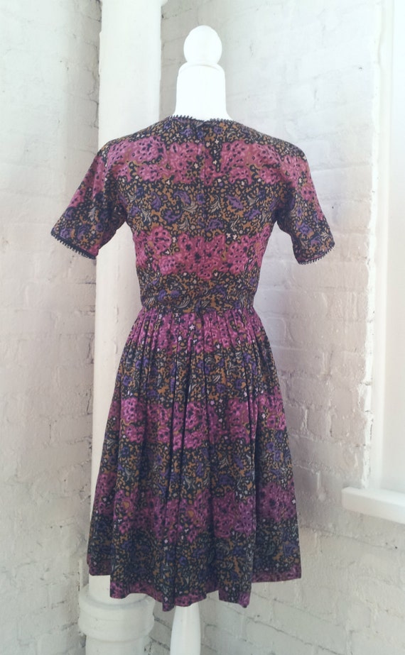 1950s Black Floral Fit and Flare Day Dress 50s Vi… - image 3