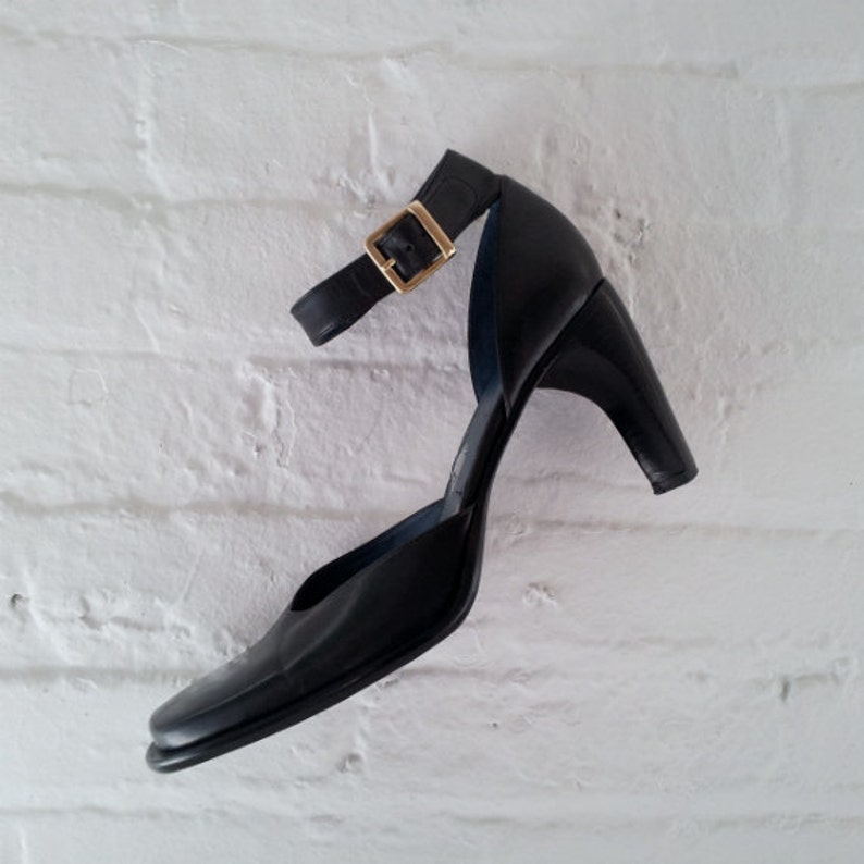 Black Mary Jane Pumps 8.5 9.5 39 90s Vintage Ankle Strap Square Toe Chunky Curved Thorn Avant Garde High Heel MaryJane BCBG Minimalist Shoes