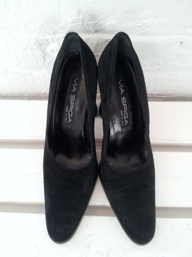Black Suede Pumps 6 46 Vintage 90s via Spiga Pointy Almond Toe Chunky Heel Sculptural High Heels