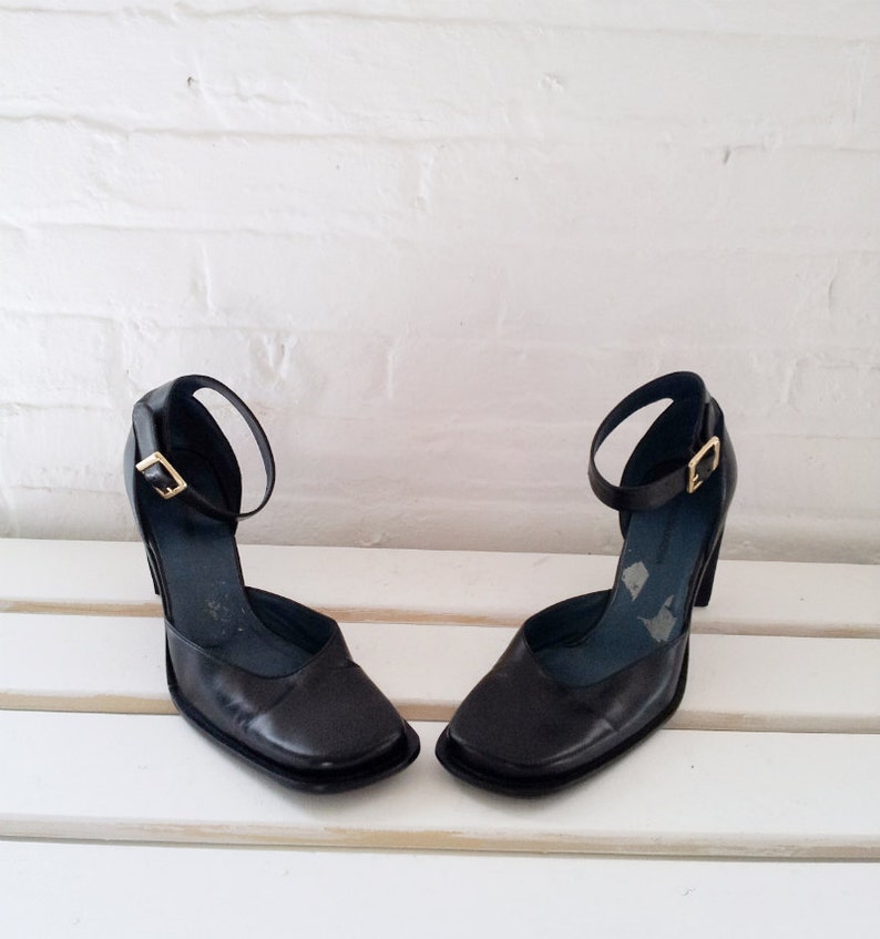 Black Mary Jane Pumps 8.5 9.5 39 90s Vintage Ankle Strap Square Toe Chunky Curved Thorn Avant Garde High Heel MaryJane BCBG Minimalist Shoes