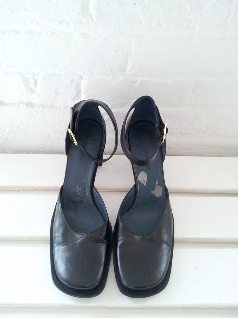 Black Mary Jane Pumps 8.5 9.5 39 90s Vintage Ankle Strap Square Toe Chunky Curved Thorn Avant Garde High Heel MaryJane BCBG Minimalist Shoes
