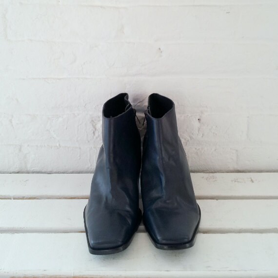 minimalist chelsea boots