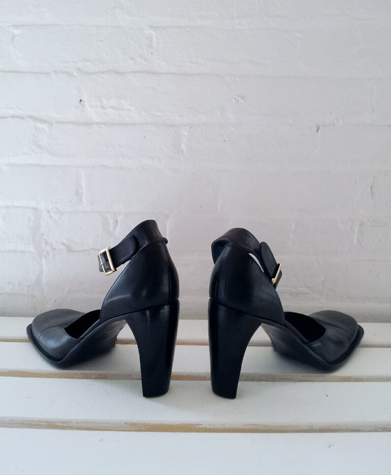 Black Mary Jane Pumps 8.5 9.5 39 90s Vintage Ankle Strap Square Toe Chunky Curved Thorn Avant Garde High Heel MaryJane BCBG Minimalist Shoes