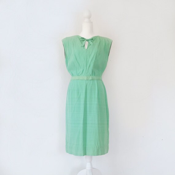 green linen shift dress