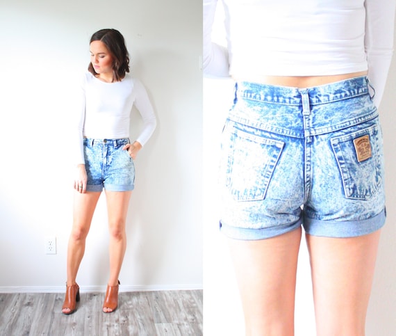 Vintage acid wash jean shorts // XS high waist jea
