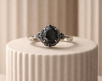 Anello di promessa con moissanite nera, anello di fidanzamento gotico, gioielli in argento di lusso scuro, anello nero alternativo, regalo per lei, stile gotico moderno