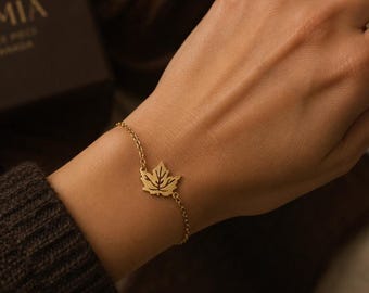 Minimalist Maple Leaf Bracelet Canada Gift Canadian Jewelry New Canadian Gift Expat Gift Canada Lover Gift Maple Leaf Jewelry