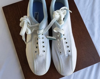 Vintage 1970s–80s Trax White Canvas Sneakers Women’s Size 8 Pastel Blue Retro Shoes