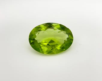 Péridot vert naturel Pierre en vrac de qualité AAA Pierre de naissance août à facettes fantaisie 3,65 carats