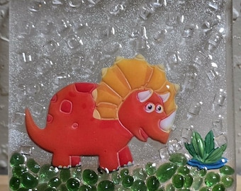 Resin Triceratops Nachtlicht: Handgemachte Dinosaurier Stecklampe