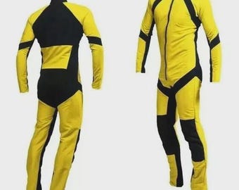 パーソナライズされたスカイダイビングスーツ｜名前と色をカスタマイズできるフライトジャンプスーツ