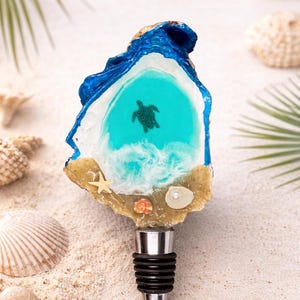 Ocean Turtle Oyster Shell Wine Stopper – Handmade Coastal Resin Art, Beach Lover Gift, Sea Turtle Wine Accessory