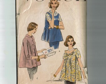 1950s Vintage Maternity Blouse Sewing Pattern Size 12 Bust 32 Vogue 8976 Tunic Top for the expecting mama to be