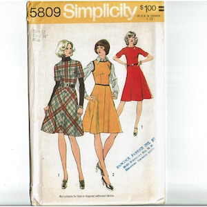 1970s Dress and Jumper Size 12 Bust 34  UNCUT Sewing Pattern Simplicity 5809