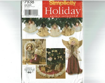 Simplicity 7938 Uncut Sewing Pattern Christmas Accessories Decorating Treeskirt Stockings Wreath Ornaments and Treetopper Angel Centerpiece