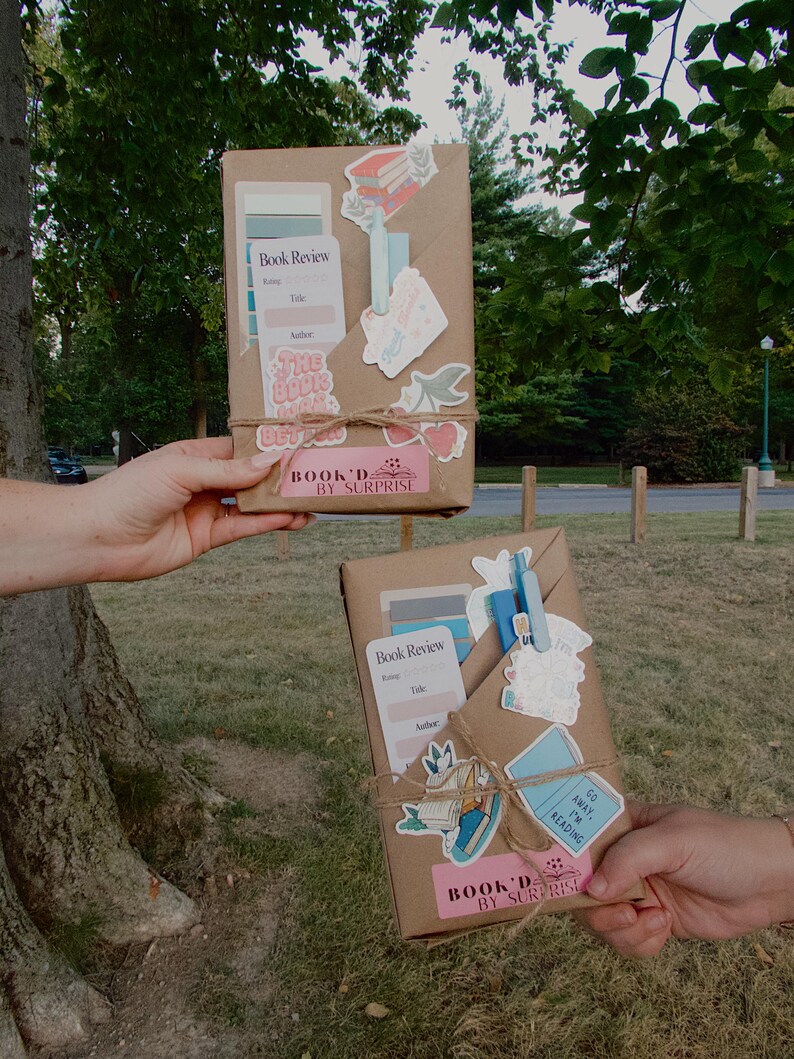 Blind Date with a Book - Bookish Gifts - Book Lover Gifts - Personalized Book -Spicy Romance Book - Romance Sci Fi Fantasy - Cute Gift Idea

Blind Date With a Book, Secret TBR, Mystery Book Date, Book Lovers Gift, Readers Gift, Book Gift, Pre-owned Books
