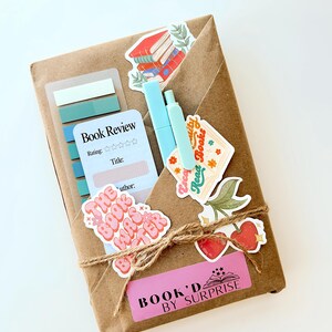 Blind Date with a Book - Bookish Gifts - Book Lover Gifts - Personalized Book -Spicy Romance Book - Romance Sci Fi Fantasy - Cute Gift Idea

Blind Date With a Book, Secret TBR, Mystery Book Date, Book Lovers Gift, Readers Gift, Book Gift, Pre-owned Books